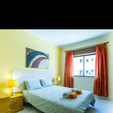 3 Min Walking To Peneco *