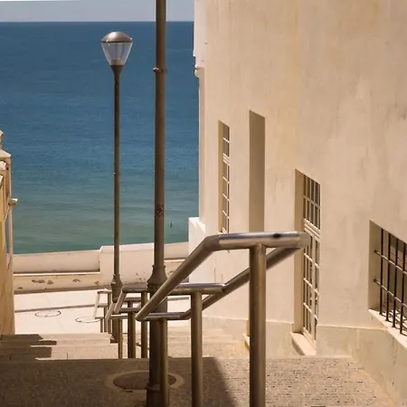 3 Min Walking To Peneco